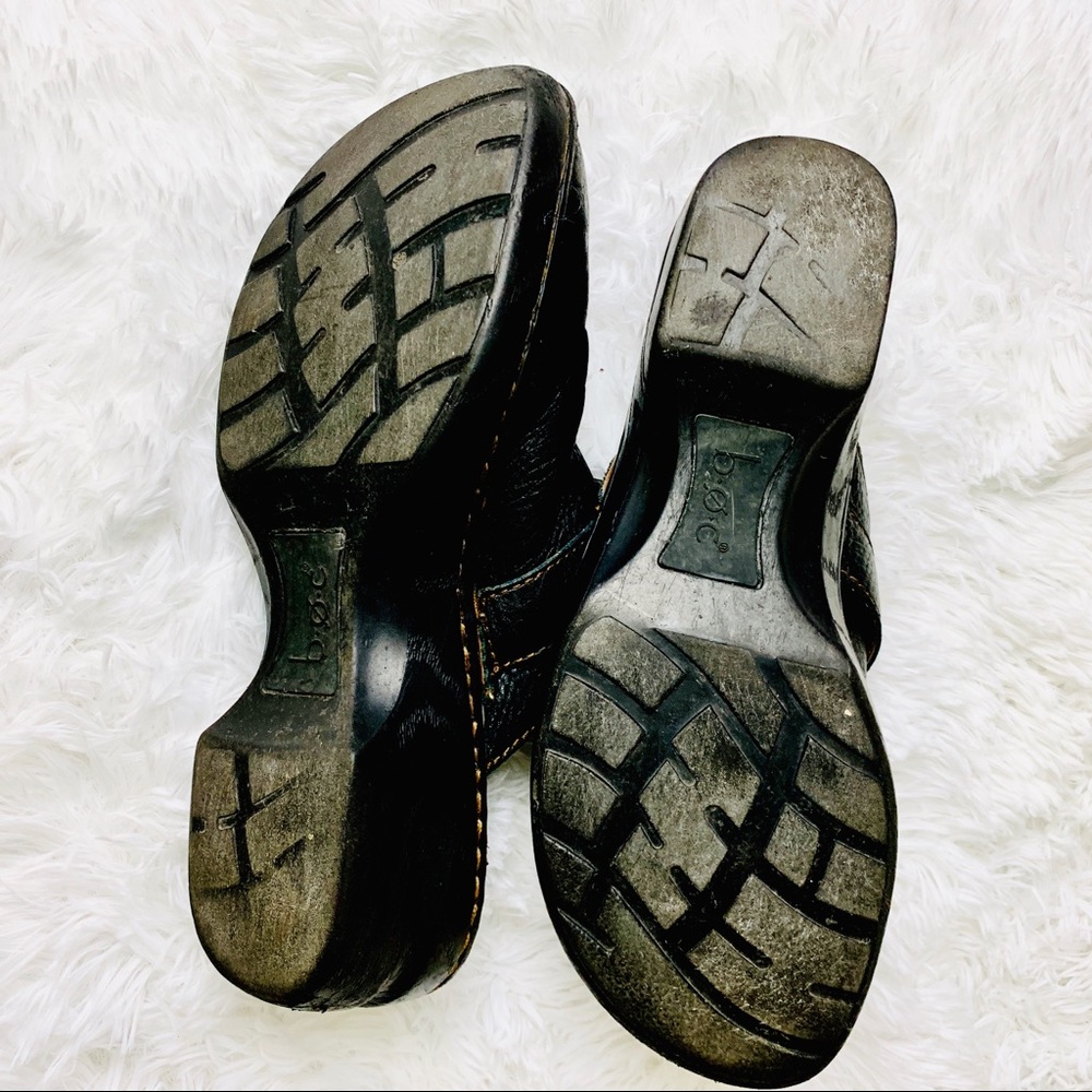 BOC Born Black Clogs w/Brown Stitching & Buckle - Picture 4 of 7